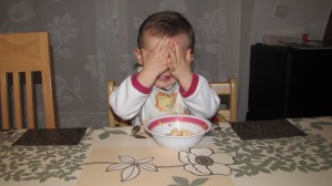 Maël : En route vers la découverte des aliments!!